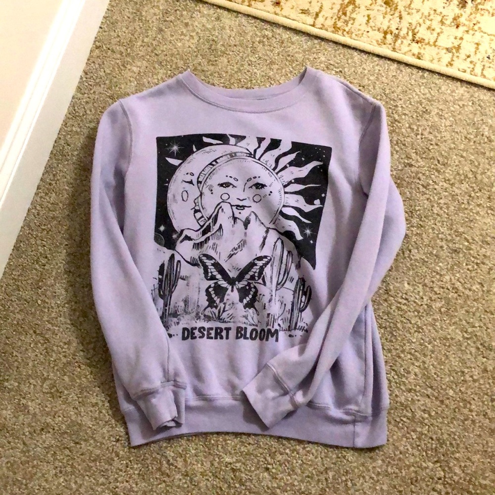 Cute soft light purple crewneck 💜